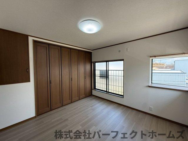 出口2丁目戸建の洋室|使い勝手のいい洋室です