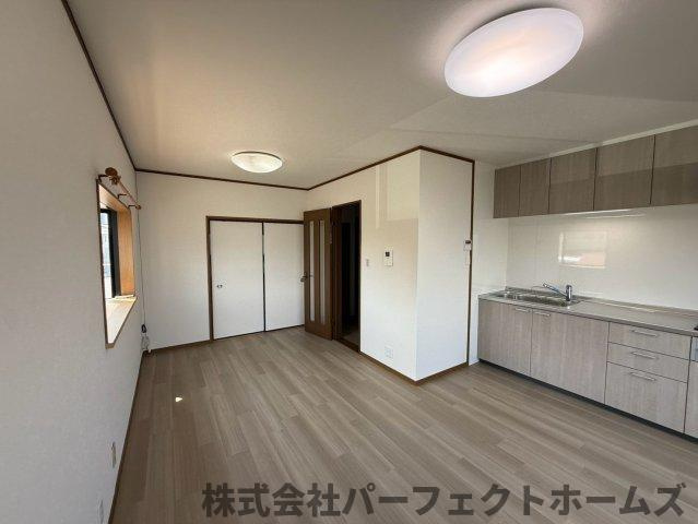 出口2丁目戸建の居間・リビング|おしゃれな居間です
