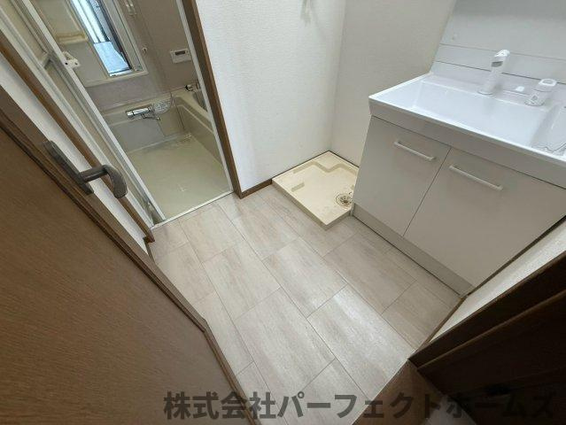 出口2丁目戸建の洗面所|脱衣スペースもあります
