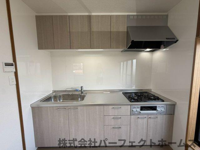 出口2丁目戸建のキッチン|コンパクトなキッチンで掃除もラクラク