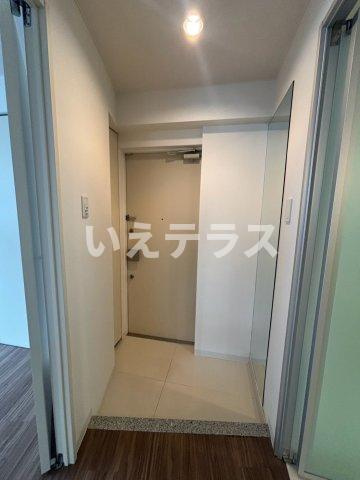 ポコアポコ三宮ハイタワーの玄関