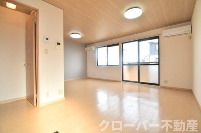サニーコーポ A棟の居間・リビング|LDK15帖