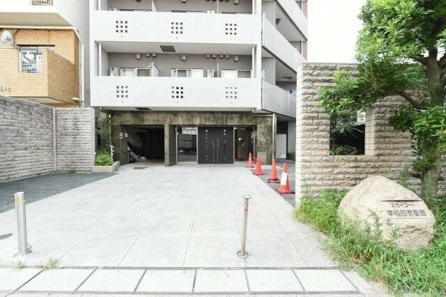 スカイコート早稲田壱番館のエントランス