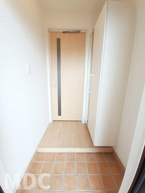 アヴォンリー　Ⅰの玄関