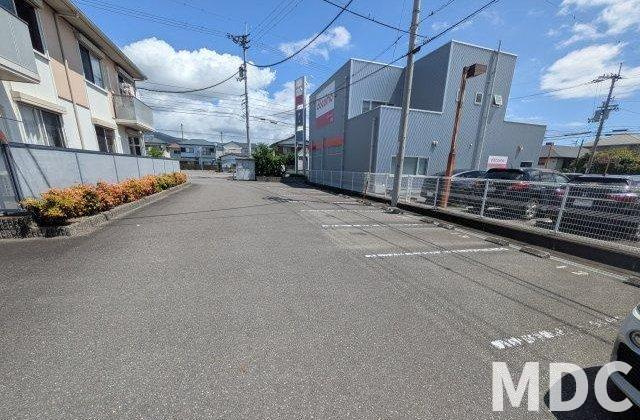 シャーメゾンエチュード Ｃ棟の駐車場