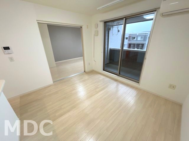 レークサイドⅠ番館の居間・リビング