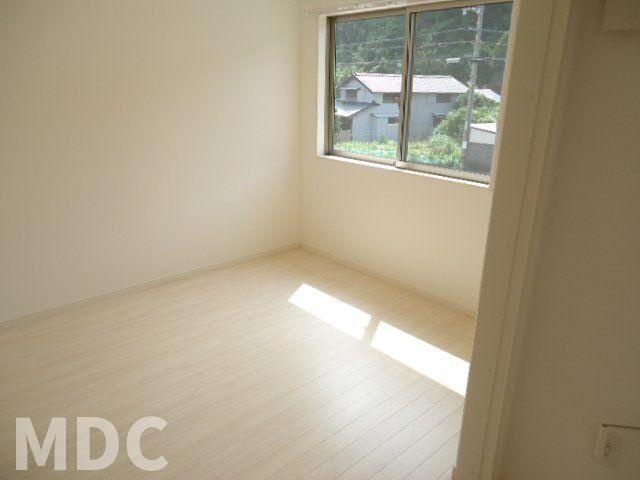 まゆ山壱番館の洋室