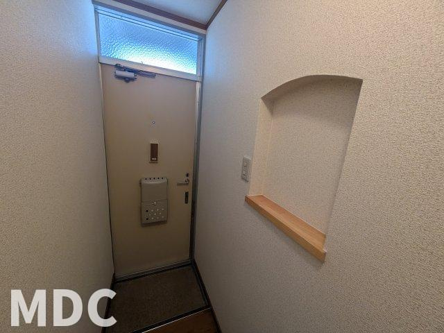 第1新見ハイツの玄関