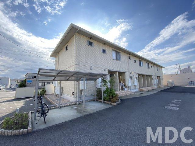 ロイヤルテラスの駐車場
