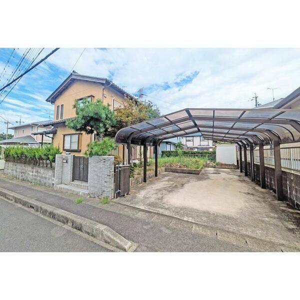 小牧市の駐車場