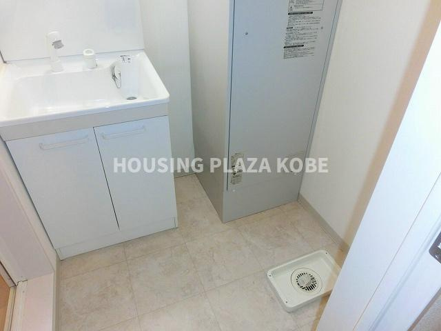 神戸市須磨区関守町３丁目のアパートの洗面所