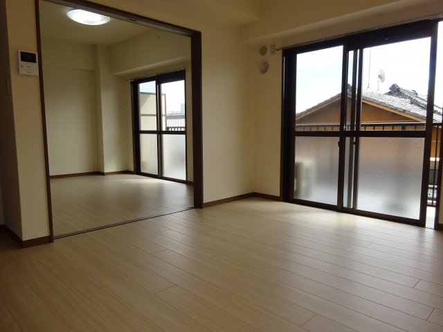 サンクレストマンション の居間・リビング|別部屋参考写真