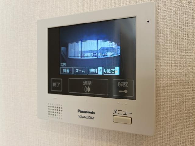 エルヴィータ長岡の内装|カメラ付インターホン
