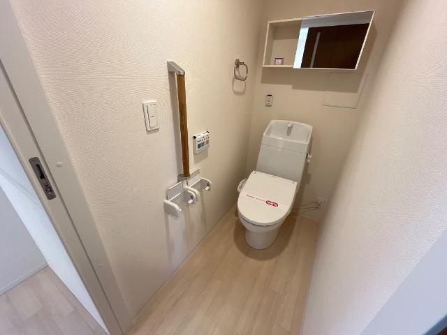 エルヴィータ長岡のトイレ|シャワー付トイレ