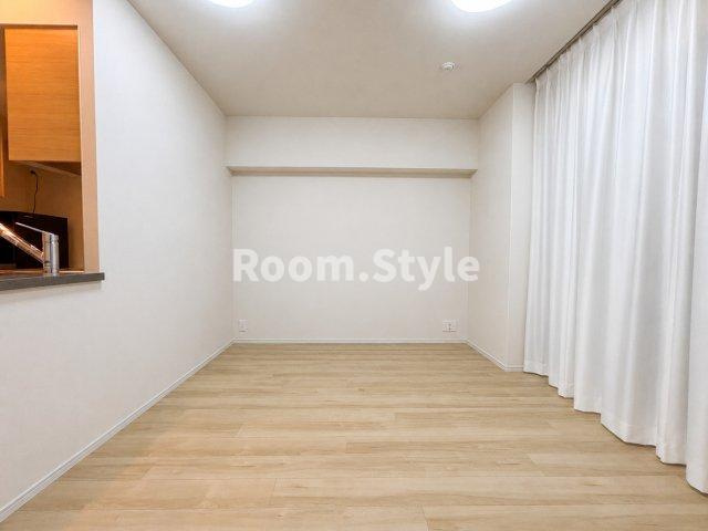 パークシティ高田馬場の居間・リビング|空室のためご都合に合わせてご内覧できます
お問合せはお電話でもお受付しております。
03-6450-5211