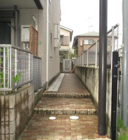 サンライズハイツのエントランス