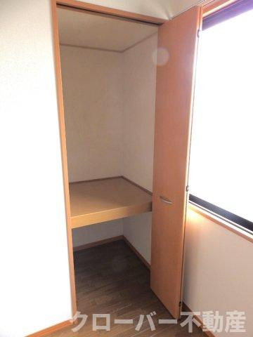 リトルハイツの洋室|北東洋室物入