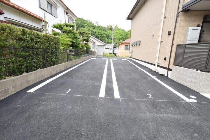 ソレアードFの駐車場