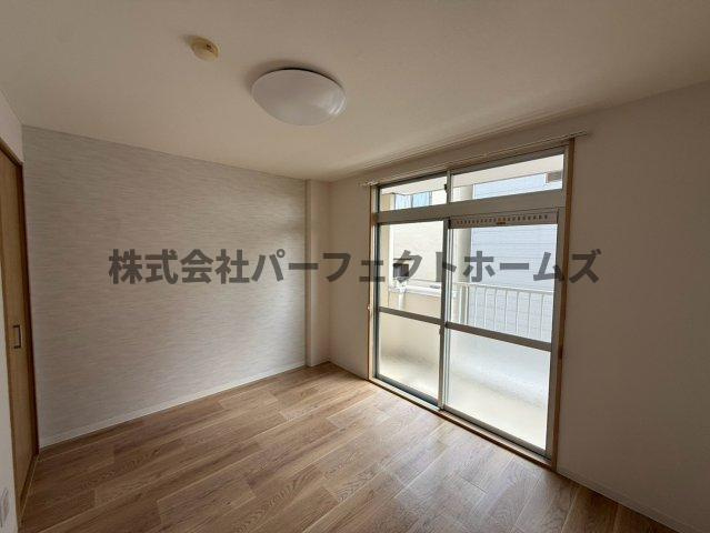 メゾンエスポワールの洋室|ゆったりした洋室です