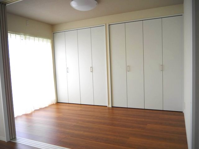 調布市染地３丁目の中古マンションの洋室