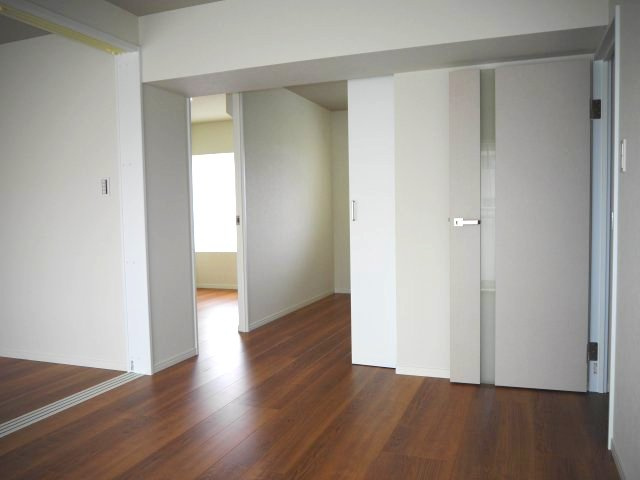 調布市染地３丁目の中古マンションの居間・リビング