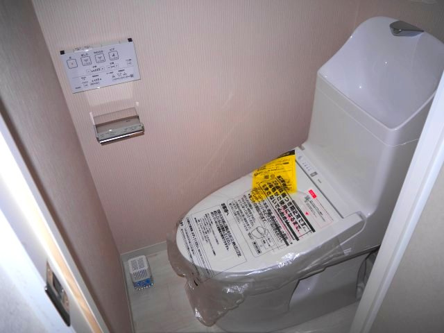調布市染地３丁目の中古マンションのトイレ