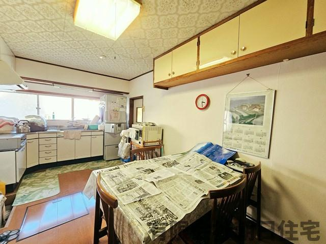 【居間・リビング】 | 美保関町片江中古住宅 | リビングです