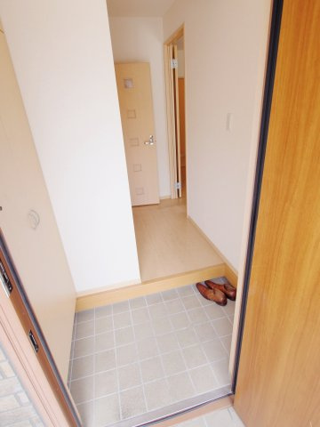 セジュール大原 弐番館の玄関
