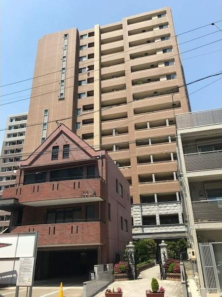 プレサンス泉セントマークの外観