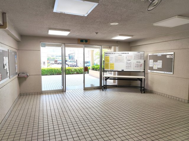 日商岩井第2新小岩マンションA棟のロビー