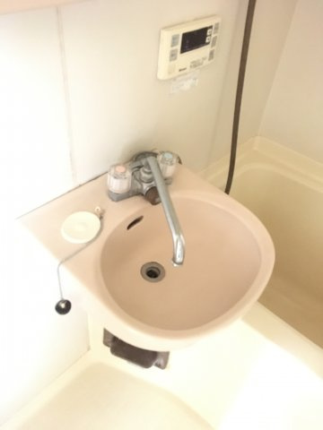 コーポセシカの洗面所|コンパクトで使いやすい洗面所