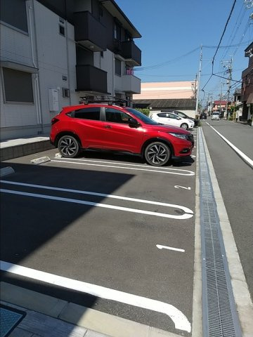 ウィステリア　フィレールの駐車場