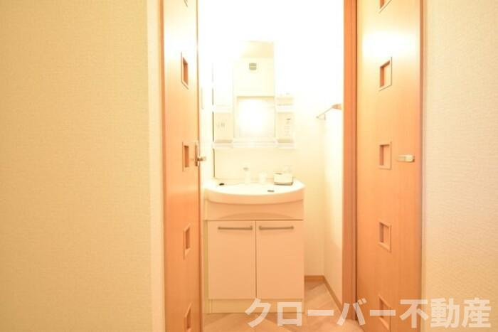 リバーサイド マロニエの独立洗面台|洗髪洗面化粧台
