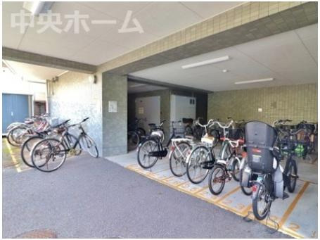 モアクレスト南葛西の駐輪場|【自転車置き場】最新の空き状況や費用などの詳細は担当スタッフまでお問い合わせください。
