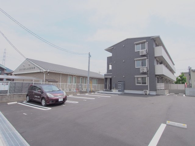 メゾン・レーヴの駐車場