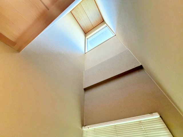 中古戸建　南つつじヶ丘桜台2丁目の内装|吹抜け