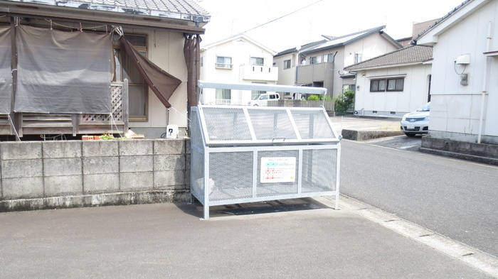【駐車場】