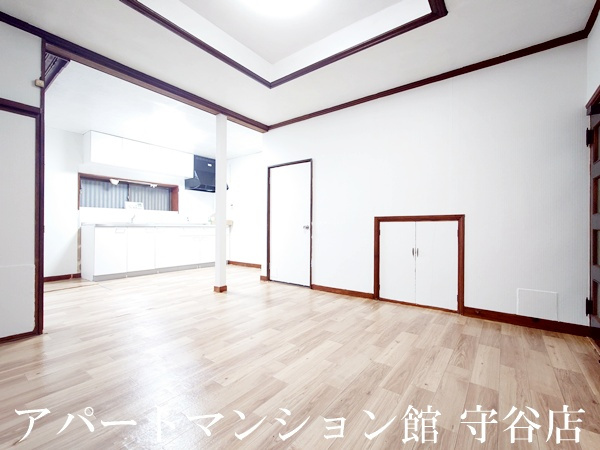 守谷市百合ヶ丘二丁目戸建の居間・リビング