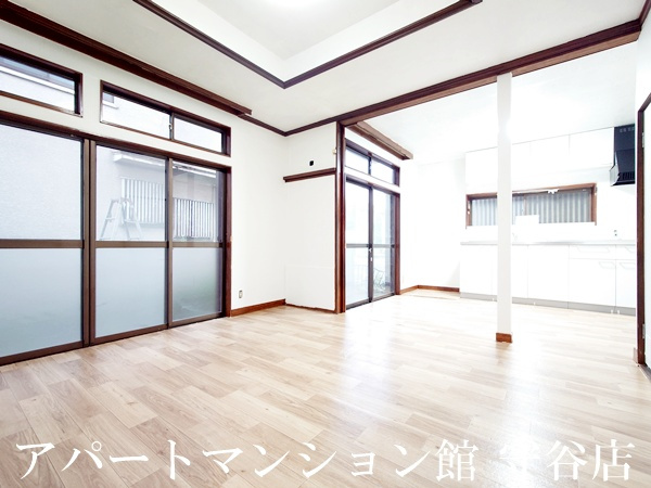 守谷市百合ヶ丘二丁目戸建の居間・リビング