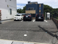 駐車場に車を止められます