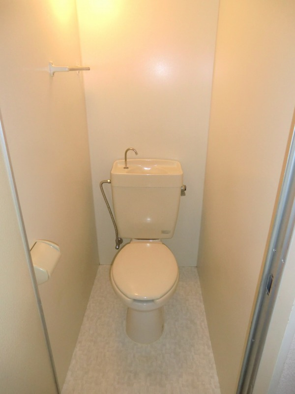 フレグランス小松原第2のトイレ|落ち着いたトイレです