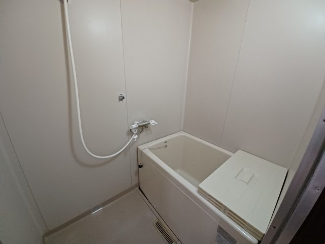 コンパクトで使いやすいお風呂です