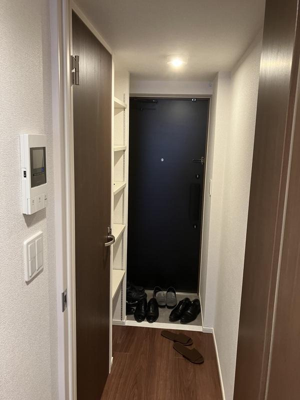 エストゥルースプラス田端の玄関