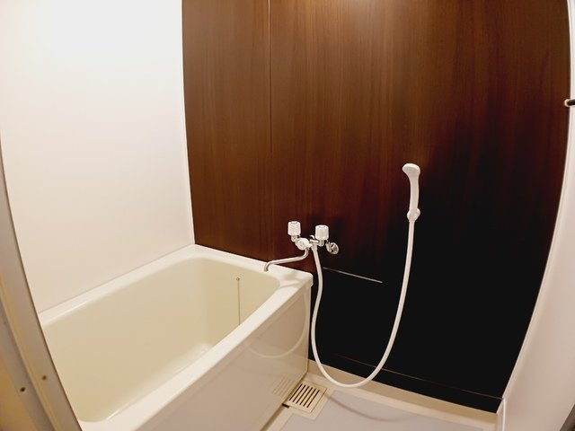 コンパクトで使いやすいお風呂です