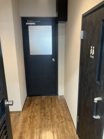日本橋本町ＴＨビル　４Fの玄関