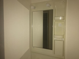ミラーキャビネット