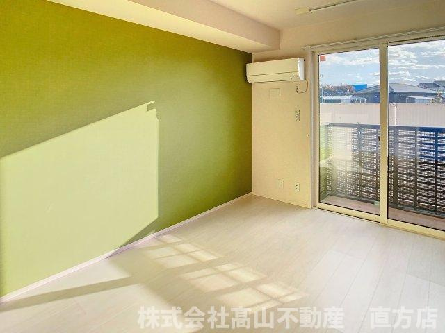 北九州市八幡西区大字楠橋のアパートの居間・リビング