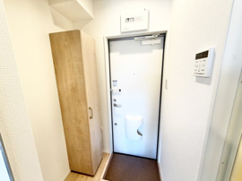 毎日通る玄関はこちらです