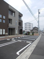 車をお持ちの方に嬉しい駐車場付きの物件です