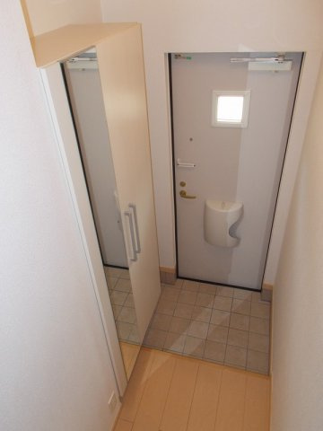 落ち着いた玄関です
